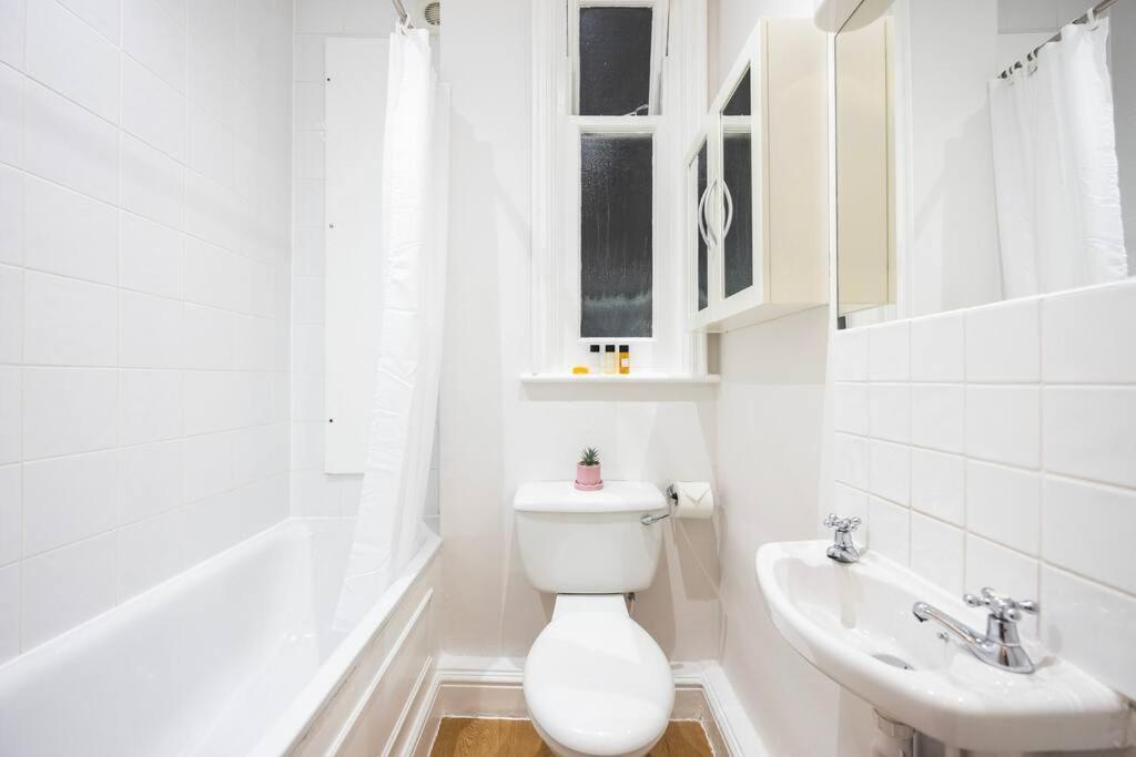 Stylish Studio In Leicester Square Londres Exterior foto